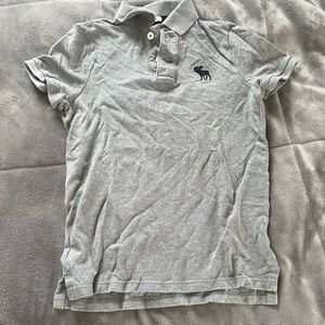 abercrombie polo Size: Youth XL